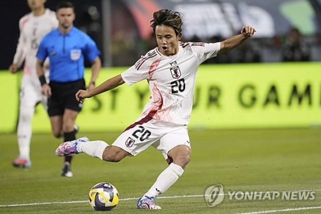 일본과 멕시코가 미국 오클랜드에서 열린 친선 평가전에서 치열한 공방 끝에 무득점으로 승부를 가리지 못했다. 2026 FIFA&nbsp;북중미 월드컵을 앞두고 전력을 점검하는 자리였지만, 두 팀 모두 골망을 흔들지 못한 채 답답한 흐름 속에서 경기를 마무리했다. 일본은 7일(한국시간) 미국 캘리포니아주 오클랜드-알라메다 카운티 콜리세움에서 열린 A매치 평가전에서 멕시코와 0-0으로 비겼다. 일본은 이번 경기 앞두고 선수 대부분을 유럽파 빅리거로 채운 상태여서 세계적인 관심을 받았으나 멕시코전 수적 우세에서도 졸전을 펼쳤다. 연합뉴스