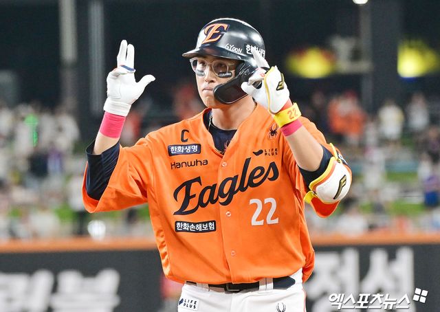 한화 이글스 캡틴 채은성이 9일 부산 사직야구장에서 열린 2025 신한 SOL Bank KBO리그 롯데 자이언츠와의 팀 간 14차전에서 3회초 2타점 2루타를 기록, 팀 승리에 힘을 보탰다. 사진 엑스포츠뉴스 DB