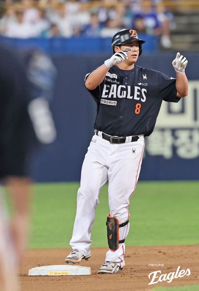 한화 이글스 4번타자 노시환이 9일 부산 사직야구장에서 열린 2025 신한 SOL Bank KBO리그 롯데 자이언츠와의 팀 간 14차전에서 홈런 포함 2안타 4타점을 기록, 팀 승리를 이끌었다. 사진 한화 이글스