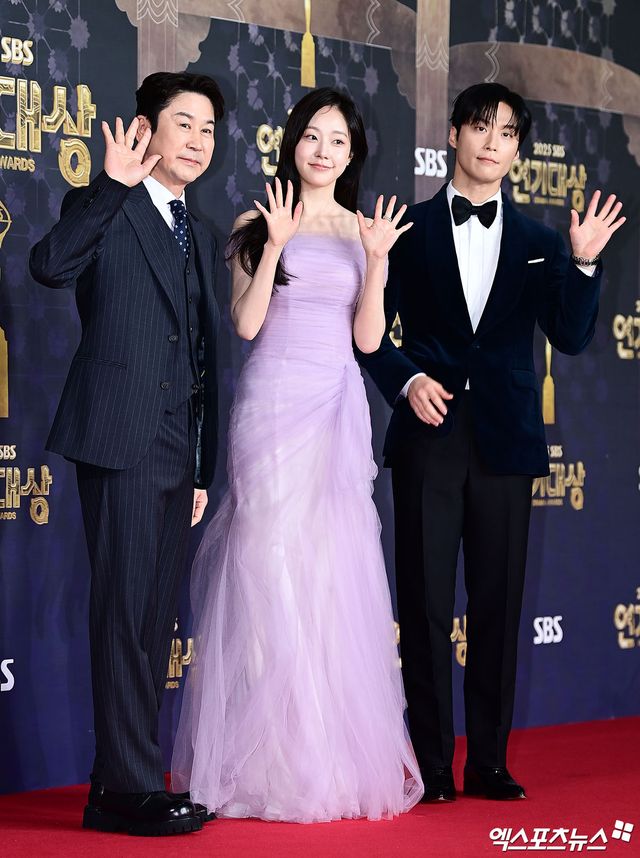 채원빈, 2025 SBS 연기대상 MC로 인사