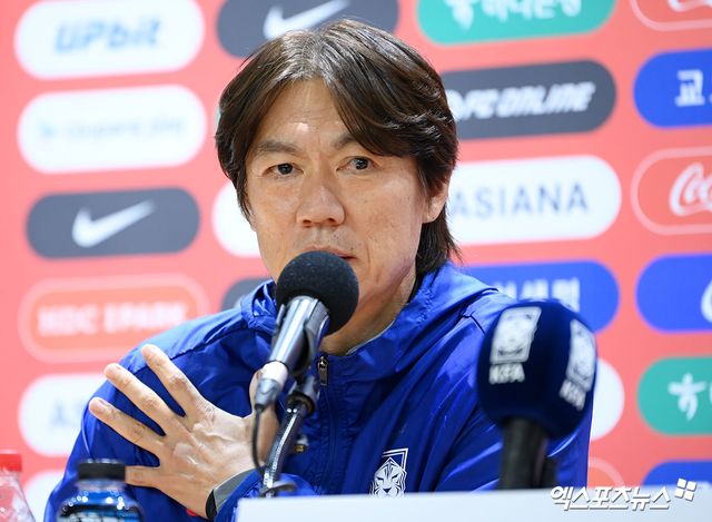 2026 국제축구연맹(FIFA) 북중미 월드컵을 준비하는 홍명보호가 '고지대 적응'을 위해 멕시코 과달라하라를 베이스캠프로 낙점했다. 과달라하라 내 베이스캠프 후보지는 '그랜드 피에스타 아메리카나 과달라하라 컨트리클럽'과 '더 웨스틴 과달라하라' 두 곳이다. 훈련장으로는 멕시코 프로팀 아틀라스 FC의 훈련 시설인 AGA 아카데미와 치바스의 베르데 바예가 유력하게 거론된다. 엑스포츠뉴스DB