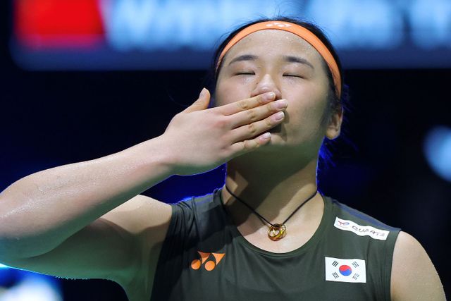 안세영(삼성생명·세계 1위)은 11일(한국시간) 말레이시아 쿠알라룸푸르에 있는 악사이타 아레나에서 열린 2026 세계배드민턴연맹(BWF) 월드투어 말레이시아 오픈(슈퍼 1000) 여자 단식 결승전에서 왕즈이(중국·세계 2위)를 게임스코어 2-0(21-15 24-22)으로 제압하고 우승을 차지했다. 이날 안세영은 2게임에서 13-19로 뒤져 있는 상황에서 역전에 성공해 화제가 됐다. 다만 안세영은 경기 직후 현지 언론과의 인터뷰에서 컨디션을 이유로 13~18일 열리는 인도 오픈에 빠질 수 있음을 시사했다. 연합뉴스