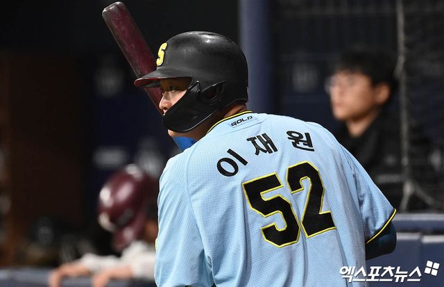 상무 입대 동기이자 룸메이트, 운동 메이트였던 LG 트윈스 이재원과 두산 베어스 윤준호가 2026시즌 잠실 라이벌로 마주하게 됐다. 엑스포츠뉴스 DB