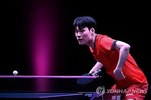 한국 남자 탁구 에이스 장우진(세계 18위)은 12일(한국시간) 카타르 도하에서 열린 월드테이블테니스(WTT) 챔피언스 도하 2026 남자 단식 결승에서 대만의 린윈루(세계 13위)에게 게임스코어 0-4(7-11 9-11 9-11 11-13)로 완패했다. 비록 우승에 실패했지만 장우진은 이번 대회에서 중국의 린스둥(세계 2위)을 포함해 세계적인 강자들을 연달아 격파하고 결승에 오르는 대이변을 연출해 화제가 됐다. 연합뉴스