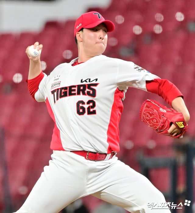 10일 오후 광주기아챔피언스필드에서 열린 '2025 신한 SOL Bank KBO리그' 삼성 라이온즈와 KIA 타이거즈의 경기, 9회초 KIA 정해영이 공을 힘차게 던지고 있다. 엑스포츠뉴스 DB