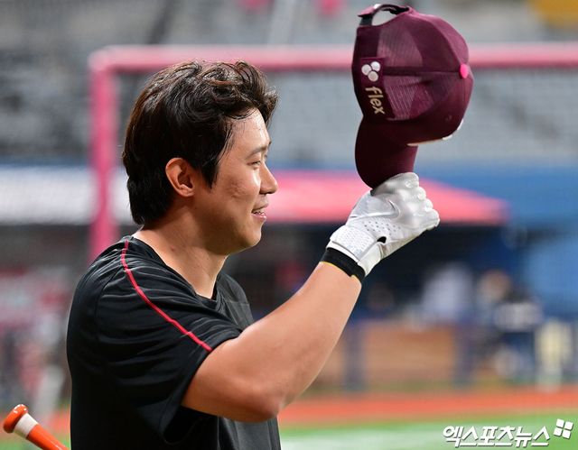 KBO리그 통산 92홈런의 성적을 남긴 김동엽이 울산 웨일즈 트라이아웃 최종 합격자 명단에 이름을 올리지 못했다. 엑스포츠뉴스 DB