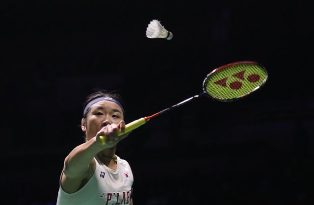 안세영(삼성생명·세계 1위)은 16일(한국시간) 인도 뉴델리의 인디라 간디 스포츠 콤플렉스에서 열린 2026 세계배드민턴연맹(BWF) 월드투어 인도 오픈(슈퍼 750) 여자 단식 8강에서 푸트리 쿠수마 와르다니(인도네시아·세계량캥 6위)를 게임스코어 2-0(21-16 21-8)으로 꺾었다. 배드민턴 전문매체에 따르면 인도네시아 여자 단식 선수가 안세영을 상대로 마지막으로 승리한 것은 2255일 전이며, 안세영과 인도네시아의 상대 전적은 와르다니전까지 포함해 18승 0패이다. 연합뉴스