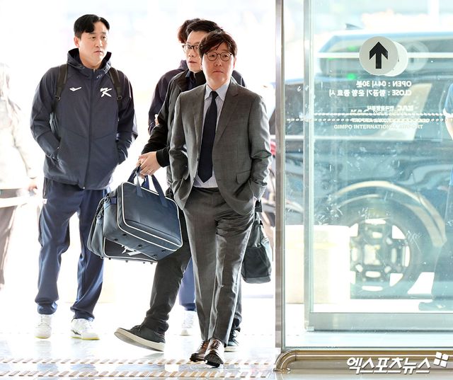 미국 메이저리그 애틀랜타 브레이브스 구단이 19일 김하성이 오른손 중지 파열로 수술을 받았다고 발표했다. 회복까지 4~5개월이 소요될 것이라는 게 구단의 설명이다. 사실상 김하성의 WBC 출전이 불발되면서 대표팀은 내야진 구성에 변화를 줘야 하는 상황이다. 엑스포츠뉴스 DB