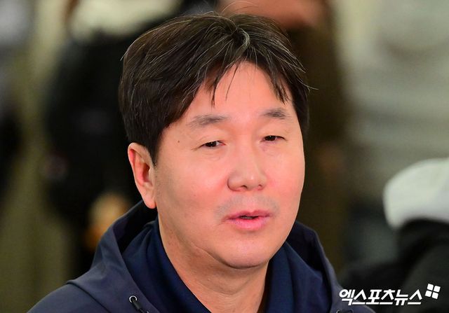 미국 메이저리그 애틀랜타 브레이브스 구단이 19일 김하성이 오른손 중지 파열로 수술을 받았다고 발표했다. 회복까지 4~5개월이 소요될 것이라는 게 구단의 설명이다. 사실상 김하성의 WBC 출전이 불발되면서 대표팀은 내야진 구성에 변화를 줘야 하는 상황이다. 엑스포츠뉴스 DB