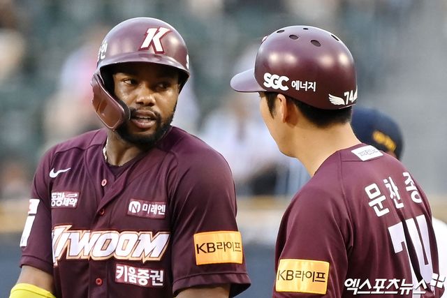 지난 2024시즌 불의의 부상으로 키움 히어로즈와 아름다운 이별을 했던 로니 도슨이 최근 자신의 SNS를 통해 의미심장한 시그널을 남겼다. 그는 지난 1일(한국시간) '2026????'이라는 짧은 단어와 함께 고래 사진 한 장을 게시했는데, 공교롭게도 2026시즌 새롭게 퓨처스리그에 합류하는 신생팀 울산 웨일즈의 마스코트가 바로 고래다. 엑스포츠뉴스 DB