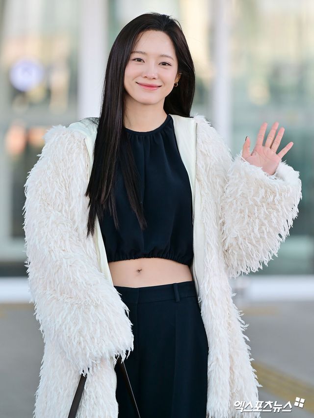 김세정이 대만으로 출국했다.