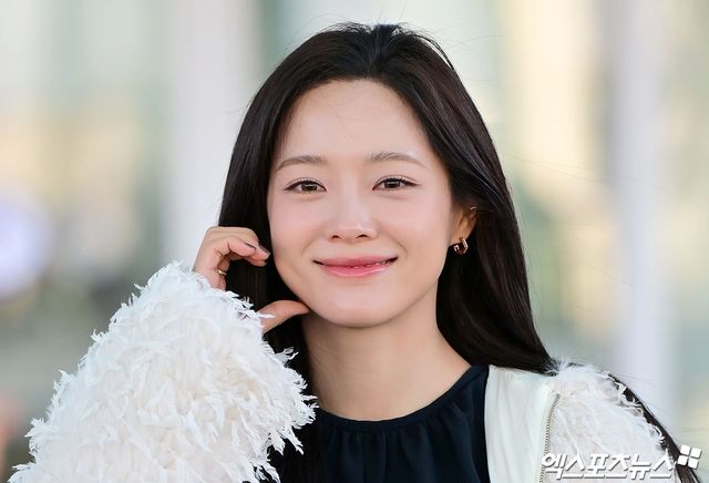 김세정이 대만으로 출국했다.