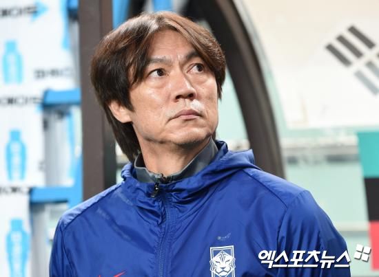 대한축구협회가 22일 'A대표팀의 2026 북중미 월드컵 베이스캠프 확정 안내'를 하면서 멕시코 과달라하라로 확정됐다고 발표했다.&nbsp; 홍명보호는 해발 1566m에 달하는 고산지대에 있는 과달라하라 연고 클럽 데포르티보 과달라하라의 훈련장인 '치바스 베르데 바예' 훈련장을 월드컵 기간 사용하게 된다.&nbsp; 홍명보호는 오는 6월 12일 과달라하라에 있는 아크론 스타디움에서 유럽축구연맹(UEFA) 플레이오프 패스 D(북마케도니아/덴마크/아일랜드/체코) 승자와 1차전을 갖고 19일 같은 곳에서 개최국 멕시코와 2차전을 갖는다.&nbsp;엑스포츠뉴스DB
