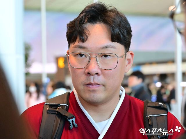 키움 히어로즈 내야수 안치홍이 22일 인천국제공항 제2터미널을 통해 소속팀 스프링캠프가 진행되는 대만으로 출국했다. 사진 김한준 기자