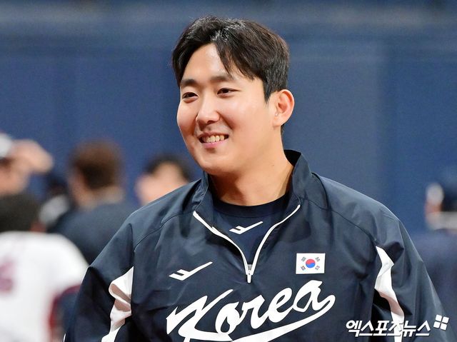 지난해 11월 7일 오후 서울 구로구 고척스카이돔에서 진행된 야구 국가대표팀 훈련에 참석한 손주영이 락커룸으로 향하고 있다. 엑스포츠뉴스 DB