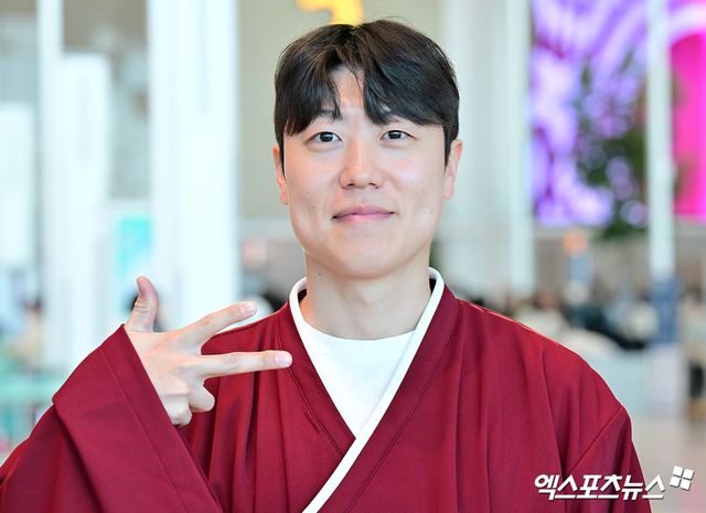 지난해 11월 2차 드래프트를 통해 롯데 자이언츠에서 키움 히어로즈로 이적한 투수 박진형. 지난 22일 키움의 2026시즌 스프링캠프가 진행되는 대만으로 출국했다. 사진 엑스포츠뉴스 DB