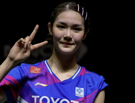 지난 25일 인도네시아 자카르타에서 끝난 2026 세계배드민턴연맹(BWF) 인도네시아 마스터스(슈퍼 500)에서 준우승을 차지하며 스포츠라이트를 받은 여자단식 세계랭킹 36위 피차몬 오파트니푸스가 27일부터 자국에서 열리는 태국 마스터스(슈퍼 300)엔 기권한다. BWF는 대회 직전 기권자 리스트를 발표하면서 피차몬을 포함시켰다. 피차몬은 세계랭킹 36위로, 인도네시아 마스터스 결승까지 올라 4위 천위페이(중국)에 분​전한 것이 화제가 됐다. 피차몬 SNS