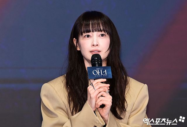 '아너 : 그녀들의 법정' 제작발표회에 이나영이 참석했다.