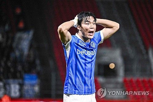 잉글리시 프리미어리그(EPL) 풀럼과 연결된 대한민국 국가대표 스트라이커 오현규(KRC헹크)가 EPL 입성 꿈을 이룰 수 있을까. 글로벌 스포츠 매체 디애슬레틱 소속 기자 데이비드 온스테인은 27일(한국시간) 이적시장 소식을 전하면서 풀럼의 공격수 영입 상황도 정리했다. 그러면서 오현규의 이름을 언급했다. 연합뉴스