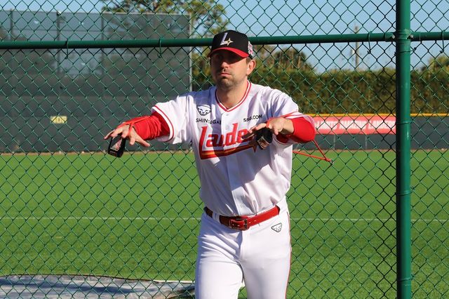 SSG 랜더스 새 외국인 투수 앤서니 베니지아노가 미국 플로리다 베로비치 캠프에서 시즌 첫 불펜 피칭을 실시했다. 사진 SSG 랜더스 제공