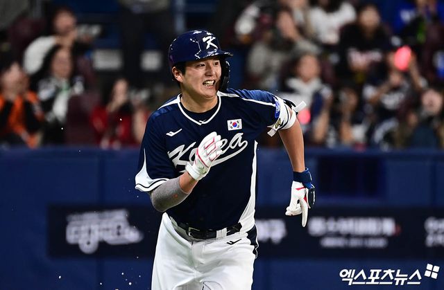 9일 오후 서울 구로구 고척스카이돔에서 열린 '2025 NAVER K-BASEBALL SERIES' 대한민국과 체코의 야구대표팀 평가전 경기, 2회초 2사 1루 한국 조형우가 안타를 치고 있다. 엑스포츠뉴스 DB