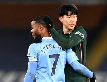 한때 손흥민(LAFC)과 함께 잉글리시 프리미어리그(EPL)를 호령했던 특급 윙어 라힘 스털링이 소속팀서 방출되는 수모를 당했다. 소속팀 첼시와 계약 기간을 끝까지 채우지 못한 채 사실상 방출 수순인 '계약 해지'로 동행을 마쳤다. 연합뉴스