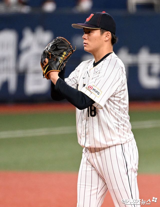 세계 최고 수준의 투수력을 자랑하는 일본도 다가오는 2026 월드베이스볼클래식(WBC) 직후 선수들의 후유증에 대해 적지 않은 고민을 안고 있는 것으로 알려졌다. 현지 매체 '도쿄스포츠웹'과 인터뷰한 일본프로야구(NPB) 구단 관계자는 '최근 WBC에 파견한 선수가 피로를 안은 채 시즌에 들어가서 부상을 당하거나, 번아웃 증후군 같은 상태에 빠지는 경우가 많다. 특히 이번 WBC에서는 일본 선수들에게 익숙하지 않은 피치클락이 적용되는 점도 불안 요소 중 하나'라고 털어놨다. 엑스포츠뉴스 DB