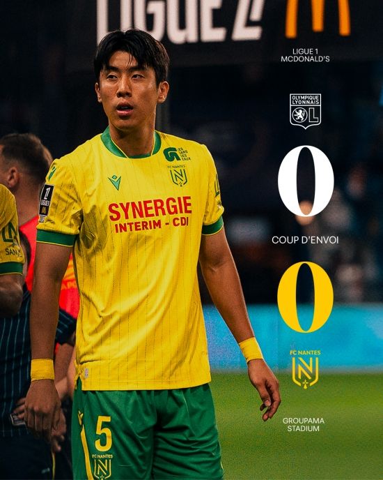 '스카이스포츠 독일'은 31일(한국시간) 권혁규가 독일 2부 팀 카를스루에로 완전이적한다고 보도했다. 권혁규는 2026 북중미 월드컵(캐나다-미국-멕시코 공동 개최) 출전을 위해 뛸 곳을 찾아 연봉 삭감까지 감수하는 선택을 했다. 낭트