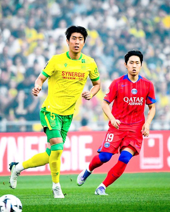 '스카이스포츠 독일'은 31일(한국시간) 권혁규가 독일 2부 팀 카를스루에로 완전이적한다고 보도했다. 권혁규는 2026 북중미 월드컵(캐나다-미국-멕시코 공동 개최) 출전을 위해 뛸 곳을 찾아 연봉 삭감까지 감수하는 선택을 했다. 낭트