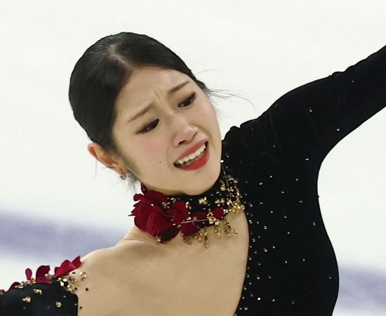 이해인은 4일 서울 양천구 목동아이스링크에서 열린 제80회 전국남녀 피겨 스케이팅 종합선수권대회 겸 국가대표 2차 선발전 여자 싱글 프리스케이팅에서 기술점수(TES) 63.75점, 예술점수(PCS) 65.87점, 합계 129.62점을 기록했다. 지난 3일 쇼트프로그램 66.38점을 기록하면서 합계 196.00점으로 종합 5위에 올랐다. 오는 2월 밀라노·코르티나 동계올림픽에 출전 가능한 연령대 선수 중엔 2위를 차지해 생애 첫 올림픽에 나서게 됐다. 이날 프리스케이팅 전까지 3위였으나 뒤집기에 성공했다. 연합뉴스