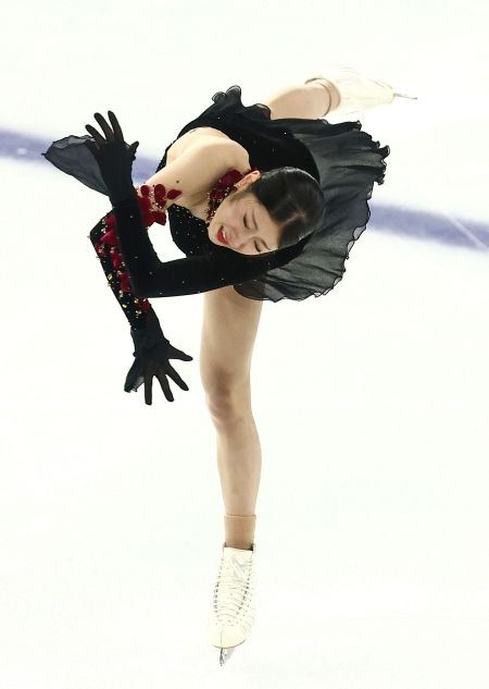 이해인은 4일 서울 양천구 목동아이스링크에서 열린 제80회 전국남녀 피겨 스케이팅 종합선수권대회 겸 국가대표 2차 선발전 여자 싱글 프리스케이팅에서 기술점수(TES) 63.75점, 예술점수(PCS) 65.87점, 합계 129.62점을 기록했다. 지난 3일 쇼트프로그램 66.38점을 기록하면서 합계 196.00점으로 종합 5위에 올랐다. 오는 2월 밀라노·코르티나 동계올림픽에 출전 가능한 연령대 선수 중엔 2위를 차지해 생애 첫 올림픽에 나서게 됐다. 이날 프리스케이팅 전까지 3위였으나 뒤집기에 성공했다. 연합뉴스