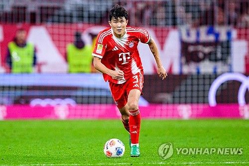 바이에른 뮌헨이 팀 내 입지가 좁아진 김민재를 처분하기 위해 레알 마드리드에 영입을 역제안했다는 소식은 사실이 아닌 것으로 보인다. 이적시장 소식으로는 1티어로 꼽히는 파브리치오 로마노와 마테오 모레토는 유튜브 라이브를 통해 뮌헨에서 전해지는 메시지는 김민재를 내보낼 생각이 전혀 없다는 것이라며 뮌헨이 김민재를 절대 팔지 않겠다는 입장을 취하고 있다고 강조했다. 연합뉴스