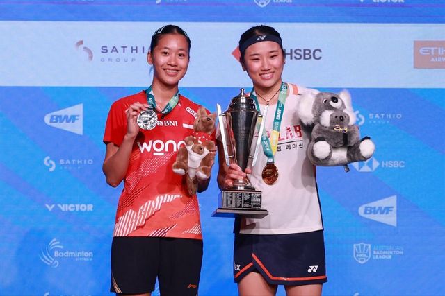 인도네시아 안세영 푸투르 쿠수마 와르다니가 지난 3일(한국시간) 세계배드민턴연맹(BWF)과 가진 인터뷰에서 안세영과의 월드투어 파이널 경기로 잔심을 찾고 도약하겠다고 했다.&nbsp;와르다니는 인도네시아 배드민턴 여자 단식 최강자다. 지난해 세계선수권대회 동메달을 목에 걸면서 10년 만에 대회 입상에 성공한 최초의 인도네시아 선수다.&nbsp;연합뉴스