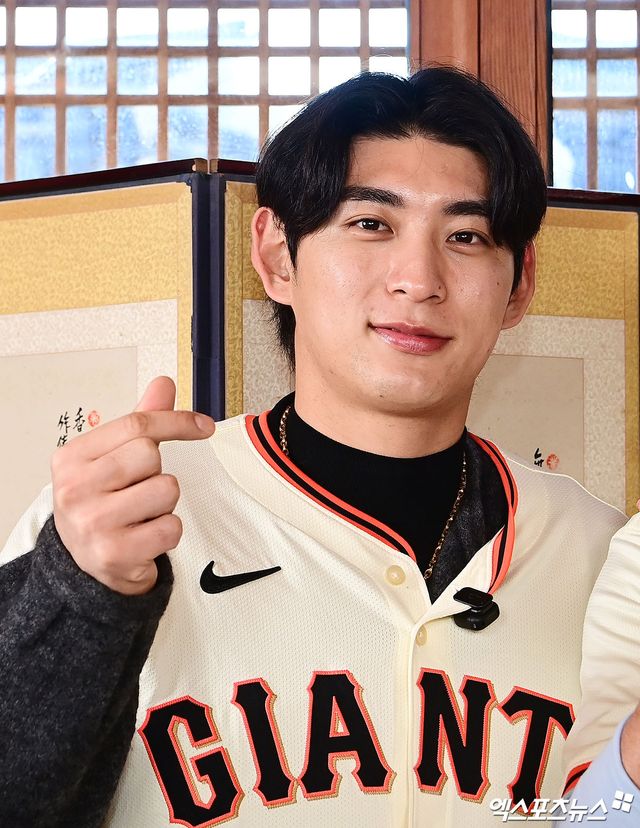 미국 메이저리그 샌프란시스코 자이언츠의 이정후가 6일 서울 종로구 클래식고택 디토에서 열린 소속팀 샌프란시스코 방한 행사에 참석했다. 사진 박지영 기자