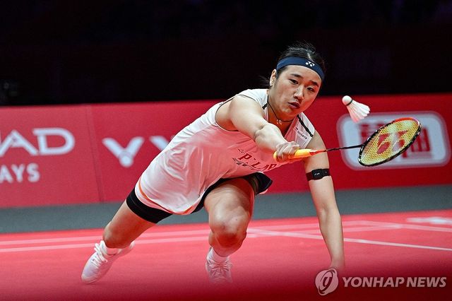 말레이시아 매체 더 스타는 6일(한국시간) 안세영이 2026년 무패 시즌을 목표로 삼고 있으며, 이를 통해 자신이 남다른 기량을 가진 선수임을 증명하려 한다고 보도했다. 안세영은 6일 말레이시아 쿠알라룸푸르에서 열린 2026 세계배드민턴연맹(BWF) 말레이시아 오픈(슈퍼 1000) 여자 단식 32강전에서 캐나다의 미셸 리(세계 12위)를 게임스코어 2-1(19-21 21-16 21-18)로 제압했다. 경기 후 안세영은 2026시즌 목표가 무패 시즌 달성이라고 고백했다. 연합뉴스