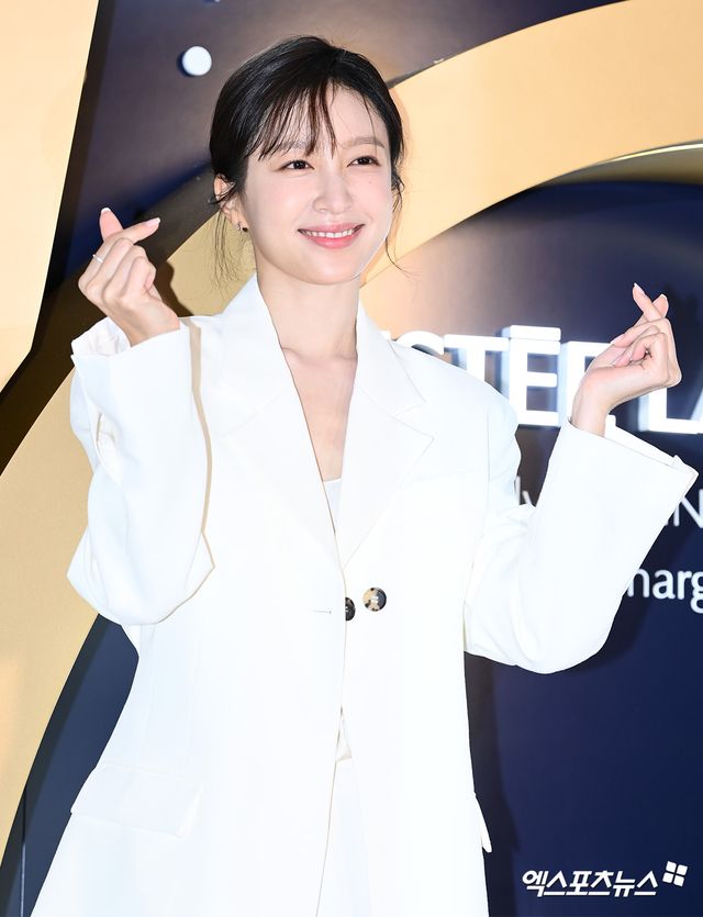 배우 겸 가수 하니(본명 안희연).