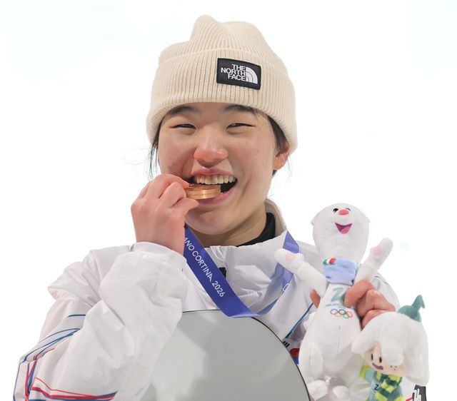 유승은이 10일(한국시간) 이탈리아 리비뇨 스노우 파크에서 열린 2026 밀라노·코르티나담페초 동계 올림픽 스노보드 여자 빅에어 결선에서 동메달을 획득했다. 사진 연합뉴스