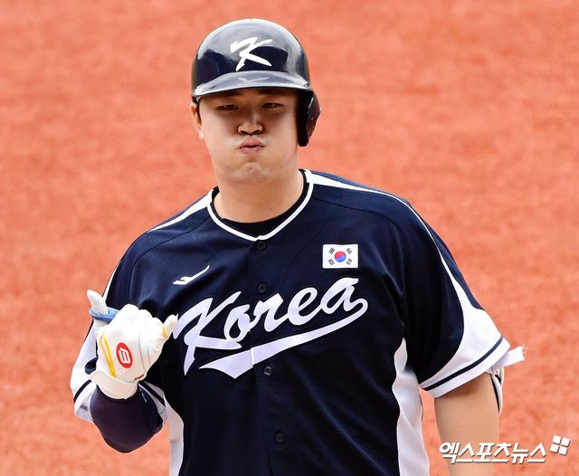2023년 항저우 아시안게임에서 주전 포수로 활약했던 NC 다이노스 김형준이 부상으로 낙마한 한화 이글스 최재훈을 대신해 2026 월드베이스볼클래식(WBC) 국가대표팀에 선발됐다. 사진 엑스포츠뉴스 DB