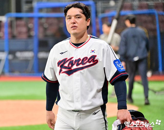 LG 트윈스 베테랑 포수 박동원이 초심으로 돌아가 2026시즌을 준비하고 있다. 그는 이번 소속팀 1차 스프링캠프에서 송구, 블로킹 등 기본기 훈련에 집중하고 있다. 엑스포츠뉴스 DB