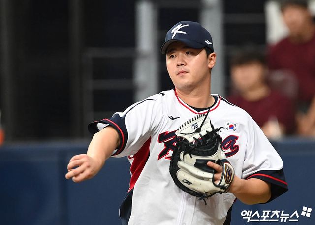 2023년 항저우 아시안게임에서 주전 포수로 활약했던 NC 다이노스 김형준이 부상으로 낙마한 한화 이글스 최재훈을 대신해 2026 월드베이스볼클래식(WBC) 국가대표팀에 선발됐다. 사진 엑스포츠뉴스 DB