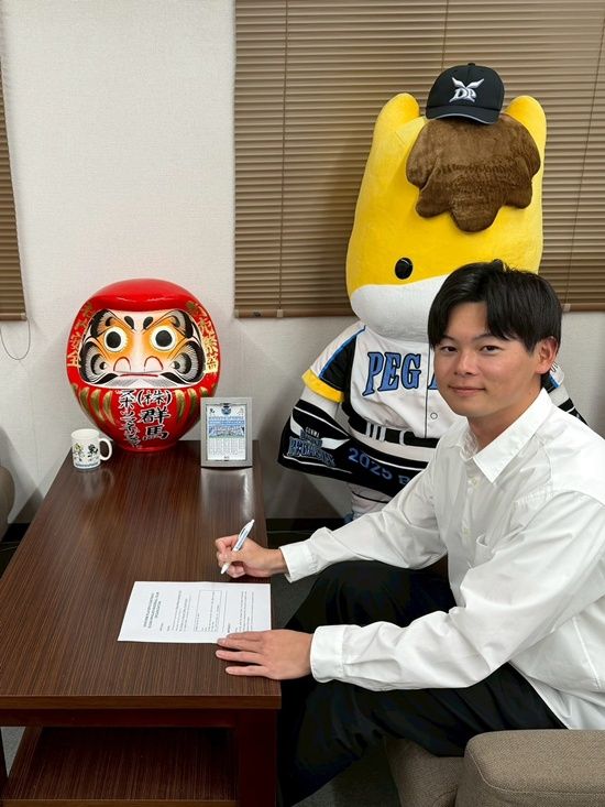 KBO 최초의 시민야구단 울산 웨일즈가 일본인 투수 나가 타이세이를 영입했다. 35인 엔트리를 구성한 울산 웨일즈는 2월 12일부터 18일 일정으로 제주도 서귀포시 강창학 구장에서 첫 전지훈련을 진행한다. WBC에 출전하는 알렉스 홀을 제외한 외국인 선수들이 모두 합류한다. 울산 웨일즈