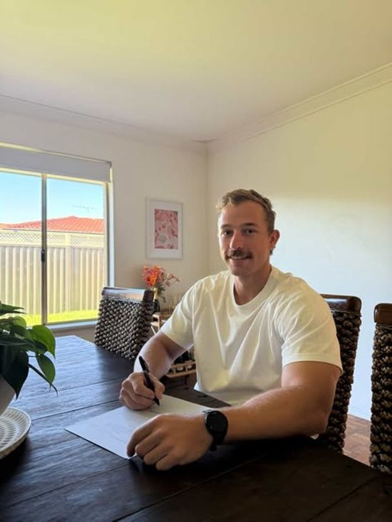 KBO 최초의 시민야구단 울산 웨일즈가 호주 국가대표 알렉스 홀을 영입했다. 35인 엔트리를 구성한 울산 웨일즈는 2월 12일부터 18일 일정으로 제주도 서귀포시 강창학 구장에서 첫 전지훈련을 진행한다. WBC에 출전하는 알렉스 홀을 제외한 외국인 선수들이 모두 합류한다. 울산 웨일즈