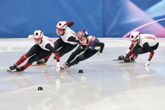 한국 여자 쇼트트랙 간판 최민정(성남시청)은 13일(한국시간) 이탈리아 밀라노 아이스 스케이팅 아레나에서 열린 2026 밀라노·코르티나담페초 동계올림픽 쇼트트랙 여자 500m 준결승 2조에서 43초060의 기록으로 결승선을 통과해 5위를 차지했다. 최민정은 앞서 여자 500m 준준결승에서 개인 최고 기록(41초955)을 세워 기대감을 높였으나 파이널A(결승) 진출에 실패하면서 다시 한번 올림픽 여자 500m 메달 도전이 좌절됐다. 연합뉴스