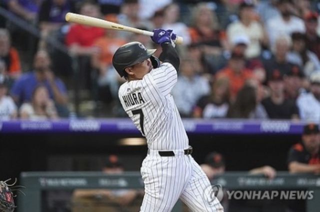 LA 다저스가 13일 내야 자원 케스턴 히우라와 스프링캠프 초청권이 포함된 마이너 계약을 체결했다. 빅리그 통산 성적은 302경기 983타수 231안타 타율 0.235, 50홈런, 134타점, 출루율 0.314, 장타율 0.442다. AP 연합뉴스