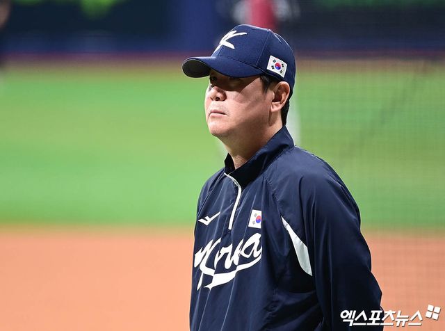 류지현 2026 월드베이스볼클래식(WBC) 국가대표팀 감독이 16일 일본 오키나와에서 시작된 첫 소집훈련에 앞서 원태인(삼성 라이온즈) 부상 이탈에 따른 유영찬(LG 트윈스) 대체 선수 발탁 배경을 밝혔다. 사진 엑스포츠뉴스 DB