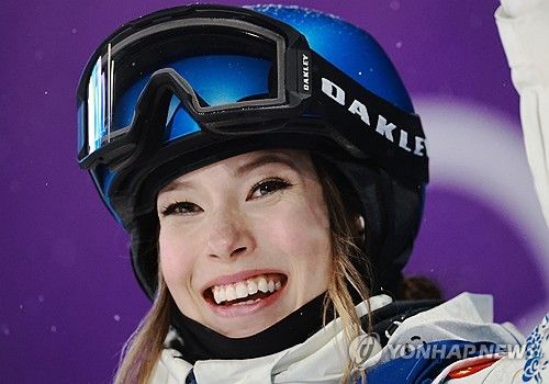 미국 태생의 프리스타일 스키 스타 구아이링(에일린 구)이 은메달을 또 하나 추가했다. 금메달 획득에 실패하면서 중국의 '노골드'가 계속 이어졌다. 구아이링은 17일(한국시간) 이탈리아 리비뇨 스노파크에서 열린 2026 밀라노·코르티나담페초 동계올림픽 프리스타일 스키 여자 빅에어 결승에서 합계 179.00점을 받아 은메달을 차지했다. 이날 은메달로 구아이링은 올림픽 프리스타일 스키 여자 빅에어 2회 연속 입상에 성공했다. 또한 슬로프스타일 은메달에 이어 밀라노 올림픽에서 두 번째 메달을 수확했다. 연합뉴스