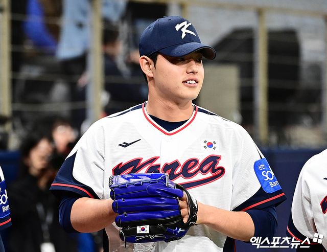 2026 월드베이스볼클래식(WBC)을 준비 중인 야구 대표팀은 이미 핵심 전력을 잃은 상황이다. 선발진의 한 축을 책임질 것으로 예상된 문동주와 원태인이 부상으로 이탈하면서 남은 투수들의 어깨가 더 무거워졌다. 엑스포츠뉴스 DB