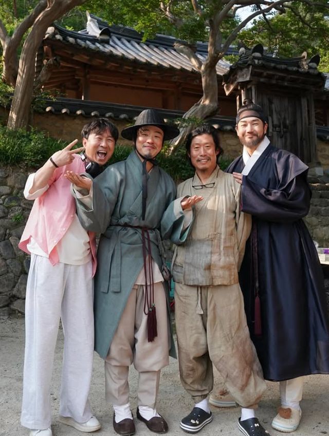 (왼쪽부터) 장항준 감독, 안재홍, 유해진, 유지태