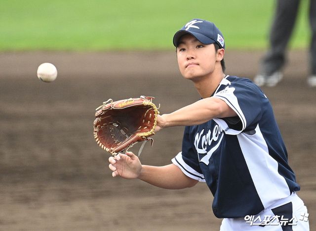 20일 일본 오키나와 온나손의 아카마 구장에서 열린 WBC 대표팀과 삼성 라이온즈의 연습경기에서 대표팀 우완 정우주가 1⅓이닝 3실점으로 패전투수가 됐다. 사진 고아라 기자