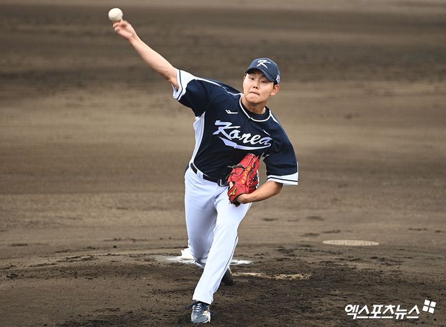 2026 월드베이스볼클래식(WBC)에 출전하는 소형준이 20일 일본 오키나와 온나손의 아카마 구장에서 열린 삼성 라이온즈와의 연습경기에 선발등판, 2이닝 무실점으로 호투했다. 사진 고아라 기자